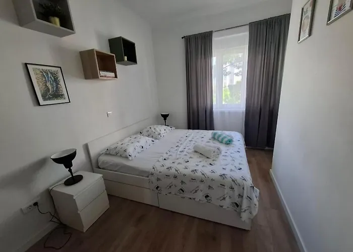 Beautiful Sol-2 For Two With Balcony דירה *